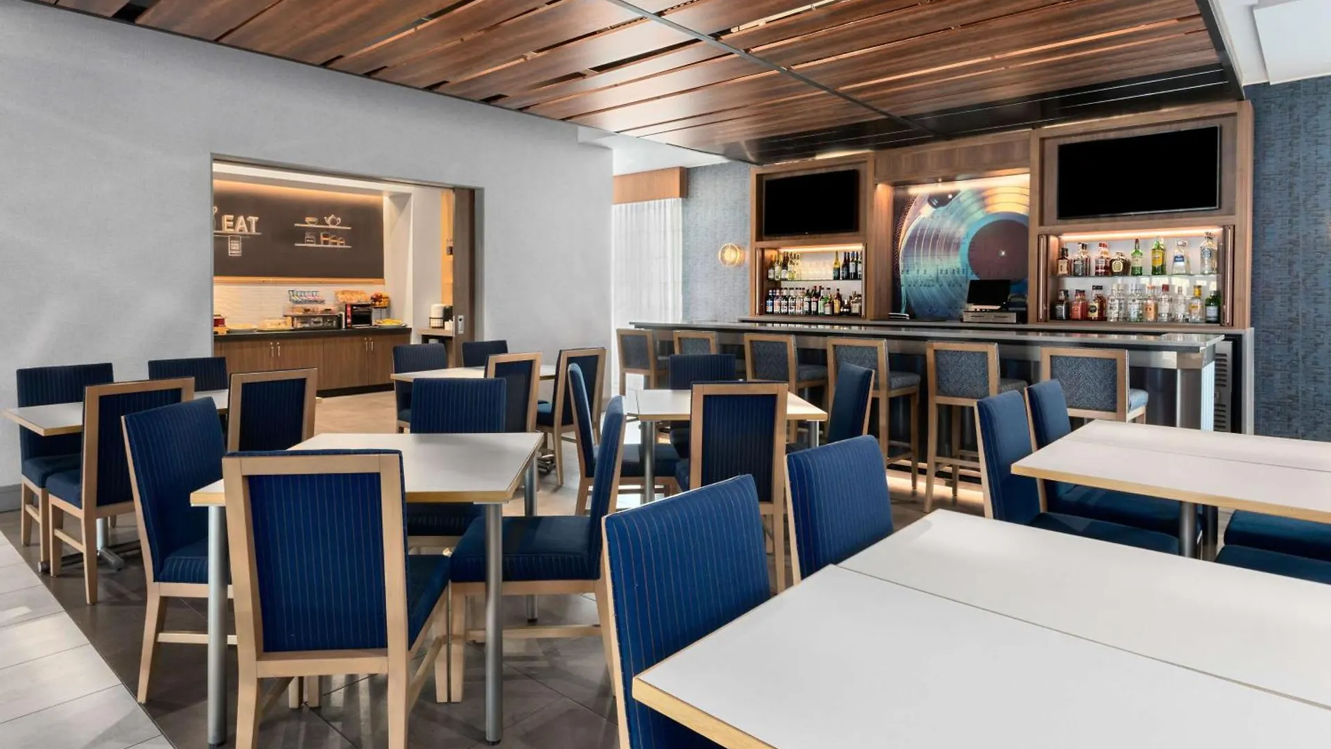 Hotel Hampton Inn By Hilton Nashville Airport Century Place