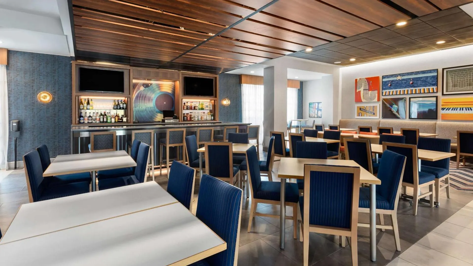 *** Отель Hampton Inn By Hilton Nashville Airport Century Place США