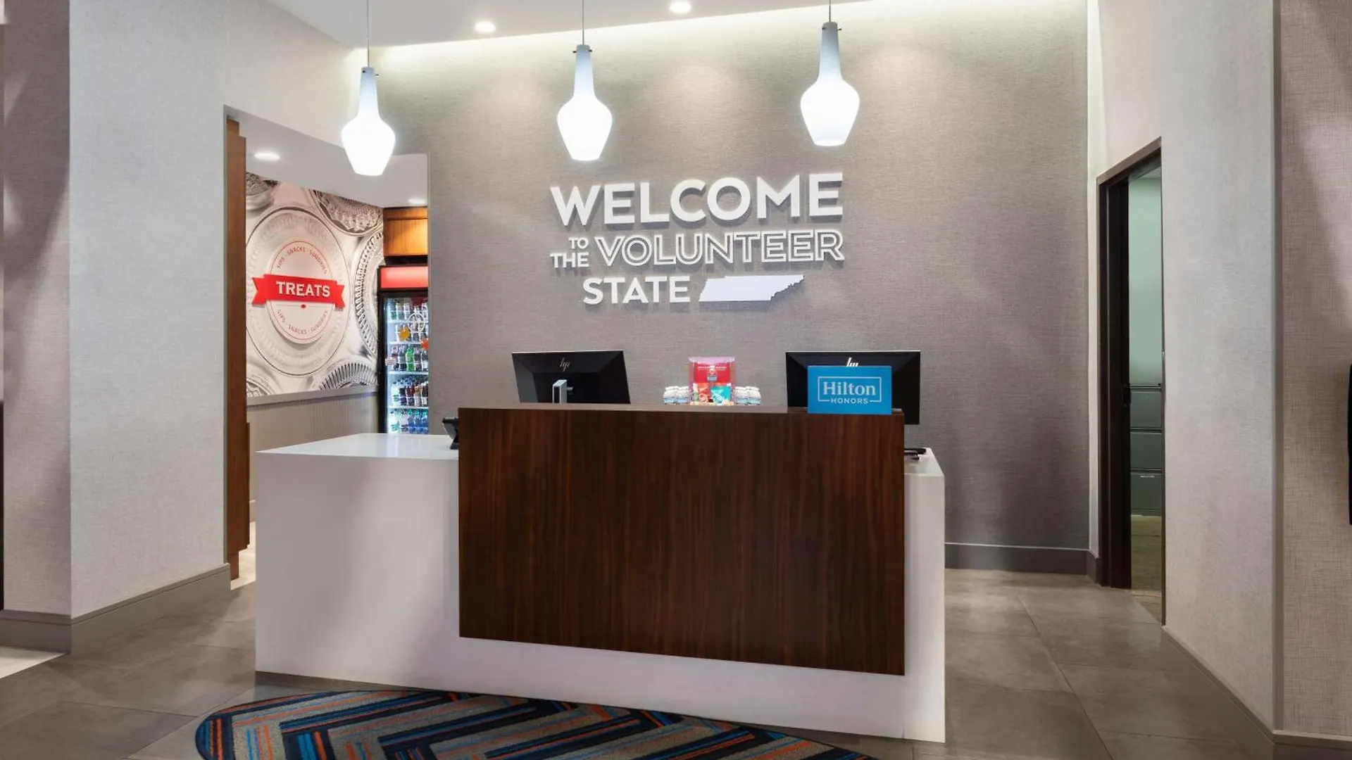 Hampton Inn By Hilton Nashville Airport Century Place Отель