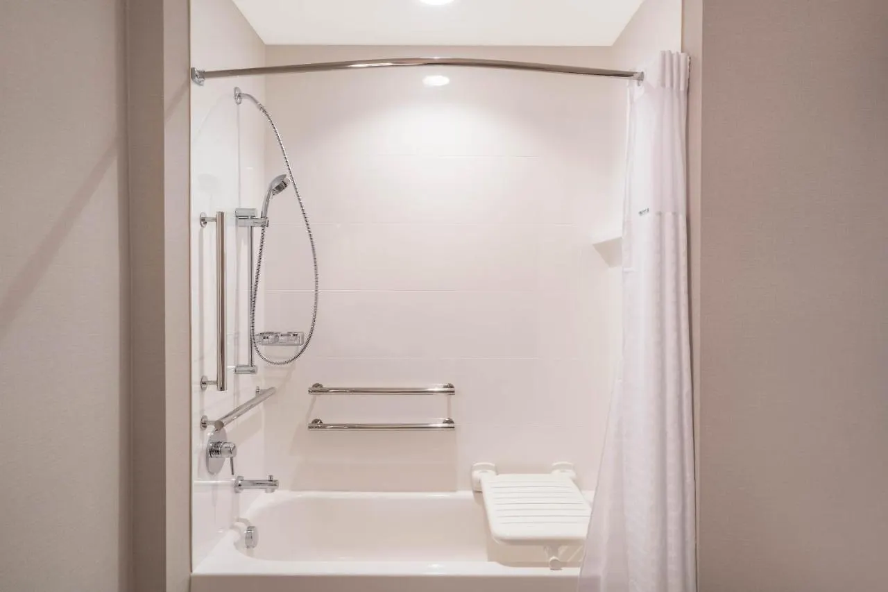 Hampton Inn By Hilton Nashville Airport Century Place 3*,  США